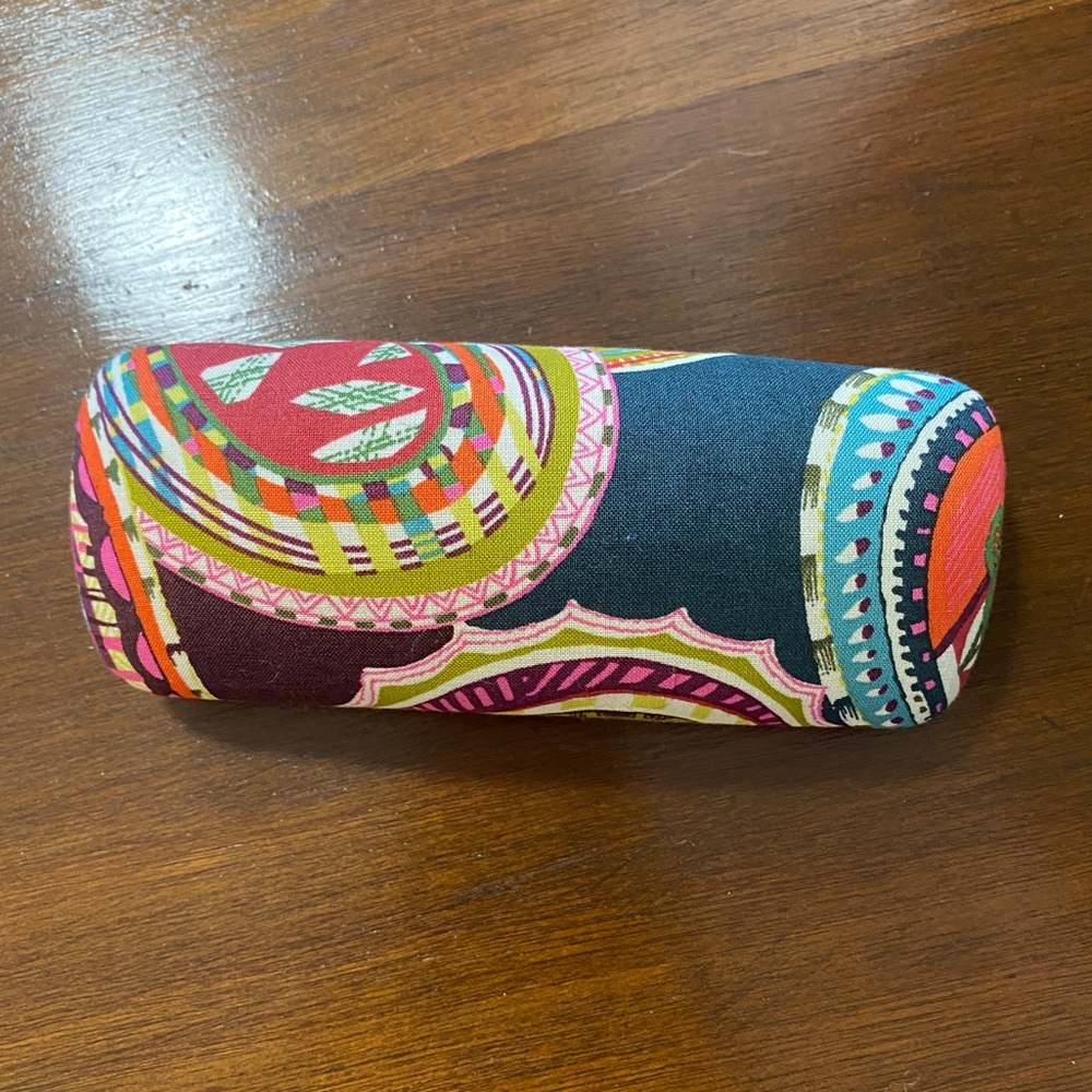 VERA BRADLEY Glasses Case in Heirloom Paisley